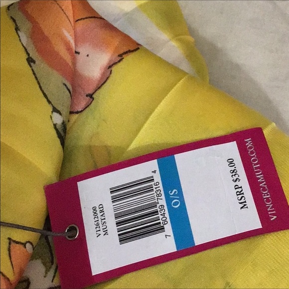 VINCE. CAMUTO.  SILK. SCARFS  FINE - Picture 3 of 5